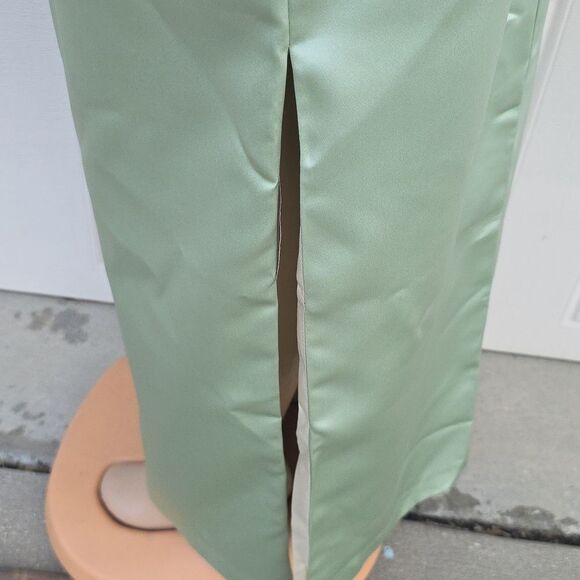 NEW BARI JAY TWO PIECE GOWN SIDE ZIPPER CLOSURE WITH JEWEL STUDDED EMBELLISHMENT - Picture 9 of 15